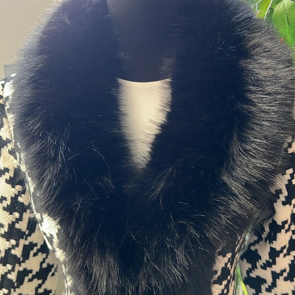STUNNING Houndstooth Faux Fur collar & cuffs Belted Coat! It’s simply BEAUTIFUL! - Picture 8 of 16
